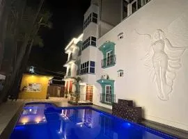 Luxus Resort & Swimming Pool