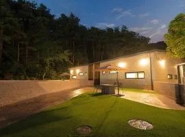 Gangneung Watdaeng Dog Pension