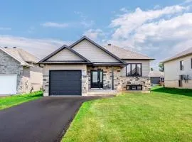 Neighbourhood Gem near Downtown Cornwall & St Lawrence River