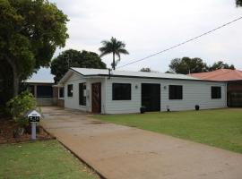12 Gozo Court Elliott Heads, hôtel à Elliott Heads