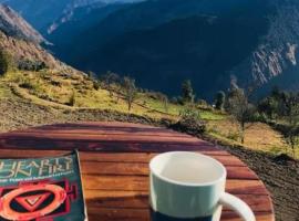 Sana cottage - Affordable Luxury Stay in Manali, hytte i Manāli