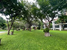 โรงแรมฉัตรแก้ว, Hotel in Ban Dan Chang