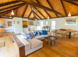 Sand Track - The Beachfront Retreat