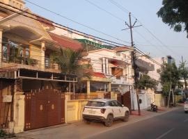 Hotel O HEAVEN HOME STAY, hotel in Gomti Nagar