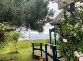 Cozy Beach House In The First Row