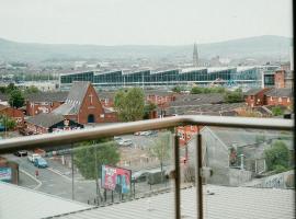 Urban Elegance: Luxury; Sleeps 6, hotel v destinaci Belfast