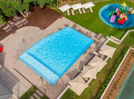 Apartments on The Eighteenth at Prince's Grant Golf Estate, hotel in Blythedale