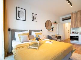 apartino - free parking v okolí - in the neighbourhood, city view balcony, nespresso, netflix, Hotel in Komárov