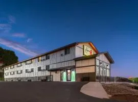 Super 8 by Wyndham Winona MN