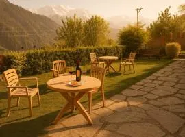 Manu Villa, Manali - A Beautiful Cottage towards Snow Capped Mountains