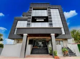 Super Townhouse Chakan MIDC Pune Formerly Renuka Executive