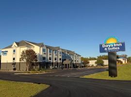 Days Inn & Suites by Wyndham Brandon Amphitheater, Hotel in Brandon