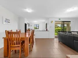 Charming 3-Bed Home Near Sunshine Coast