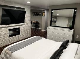 Elegant Modern Studio in Prime Location – hotel w mieście Everett