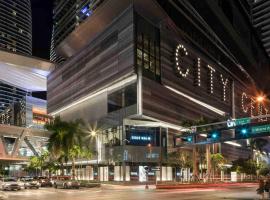 Stylish 1BR Modern Apt in Brickell - Free Parking, hotel i Miami