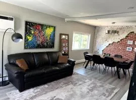 Stylish 3-Bedroom Stay Free Parking