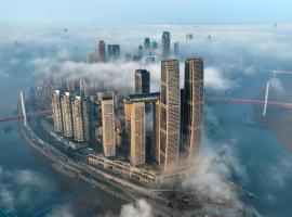 Chongqing MC Maiyue High-Altitude River View Hotel,50m to 2 Rails-Top-Floor 44th-49th Riverfront Rooms,Panoramic Views Day And Night, hotel perto de Aeroporto Internacional de Chongqing Jiangbei - CKG, Chongqing