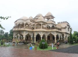 Royal Jungle Kothi, ξενοδοχείο σε Tāla