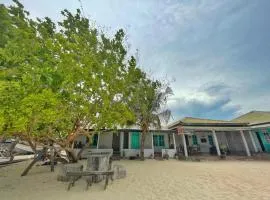 Liukang island homestay Bira