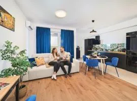 Sunset view Central Tudor apartment - by Open House