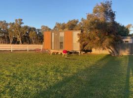 Murray Haven Farm Stay by Tiny Away, luxusní kemp v destinaci Koonoomoo