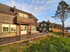 Beautiful Home In Bøvågen With Sauna, hotel en Otreholmen