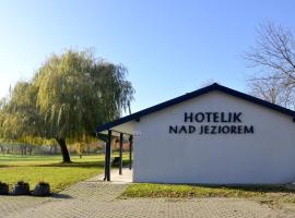 Hotelik nad jeziorem w Łasinie, hotel in Łasin