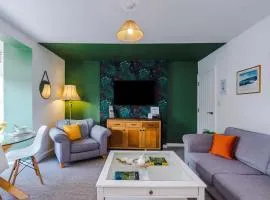 Stylish 2 Bedroom Apartment in Heart of Buxton