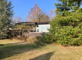 3 Bedroom Lovely Home In Skibby, hotel a Rønø