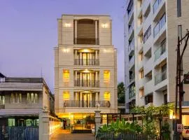 Saravana Grand Suites