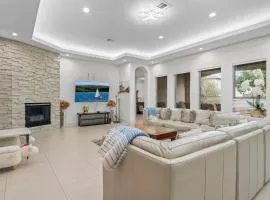 Stardust Retreat Stylish Stay in Beach Town