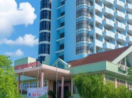 Viet Thai Hotel，位于Hồng Lĩnh荣市机场 - VII附近的酒店