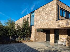 Modern spatious house near Bruges, hotel in Bruges