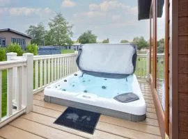 Kinship Lodge with Hot Tub