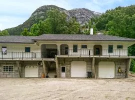 Amazing Apartment In Eidfjord With House A Mountain View
