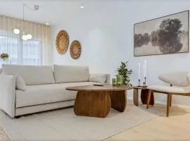 Luxury 2BR/2BTH Heart of downtown - Free Parking