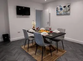 Bright City Centre Two Bedroom Home Arboretum Retreats