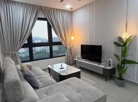 Modern KL City M vertica condo near MRT, TRX & Sunway Velocity, infinity pool & Parking