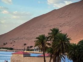 استراحة شاطي النخيل مطله على البحربدون مسبح, acomoda&ccedil;&atilde;o em Ḩaql