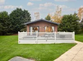 Gleneagles Lodge with Hot Tub