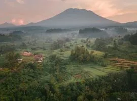 Manta Savana Luxury Bamboo Villa