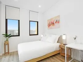 Lumière Riverside One Bedroom Apartment In Ryde With Queen Bed and Free Parking Close to Train & Ferry & Cafes