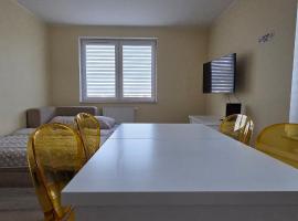 Apartament Rodzinny Silver 3 Sypialnie, hotel en Oława