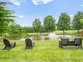 2BR Guesthouse Near Lakes with BBQ & Hot Tub