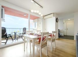 Impresionante Apartamento delante del Mar, Hotel in Vilassar de Mar