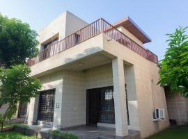 Villa Vedic Oasis by JadeCapsPrivate Pool4BHKAC โรงแรมในkolkata