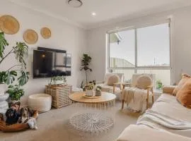 Casa de Soleil New Modern Home Central Location