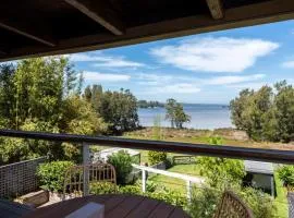 Stunning Big Private Waterfront Cottage