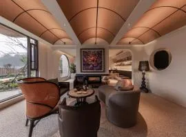 Wuyun Guanshan Yue Designer Hotel