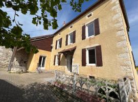 Les Gites de Louisette 1886, Hotel in Ébreuil